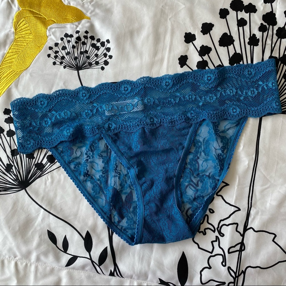 b.tempt’d Blue Lace Floral Panties